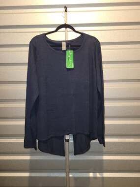 Zuda EcoVero Navy High Low Pullover Sweater Women's Medium NWT